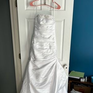 Wedding Dress Size 4 Brand New with Tags